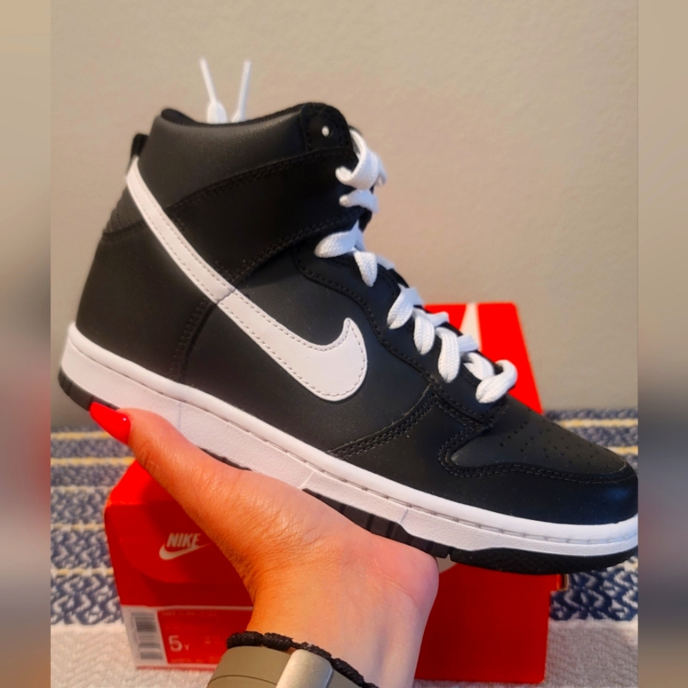 New Nike Dunk high Anthracite sz 5Y